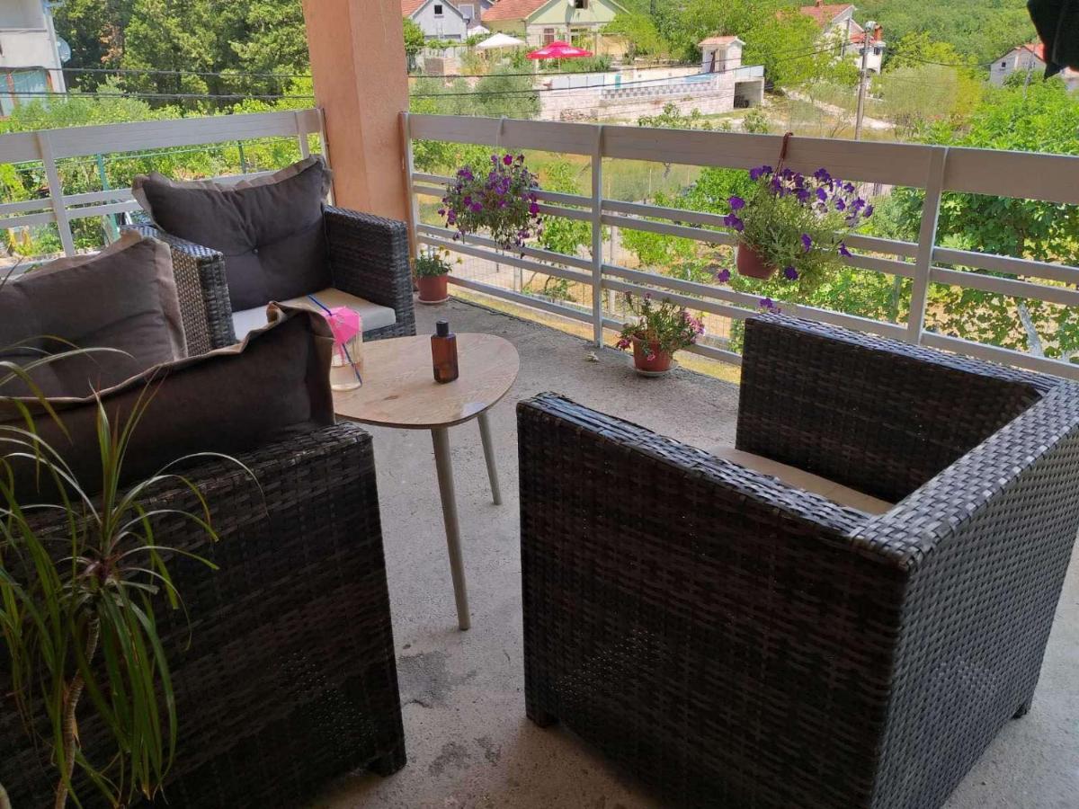 Apartment Davidovic Tivat Eksteriør bilde